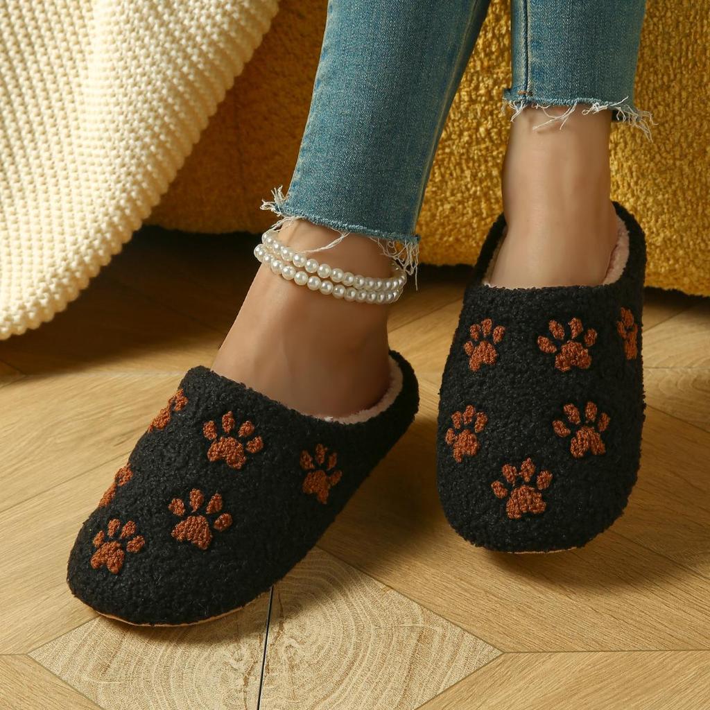 Women's Cozy Cartoon Cotton Slippers - Thick, Warm, Closed Toe for Fall/Winter
