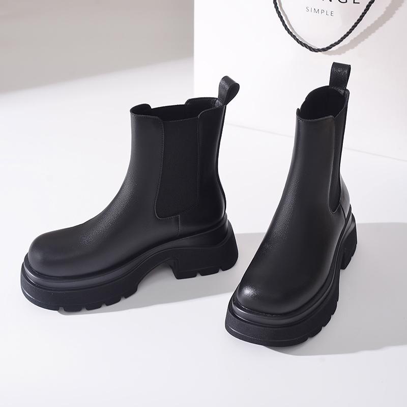 2025 Women's Black Chelsea Martin Boots: Chunky Heel, Round Toe, Platform Design