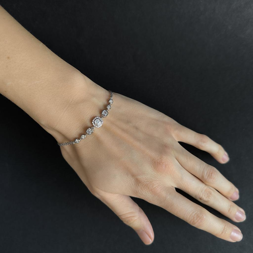 Серебряный браслет с фианитами, вес изделия 3,8 гр (2209089)