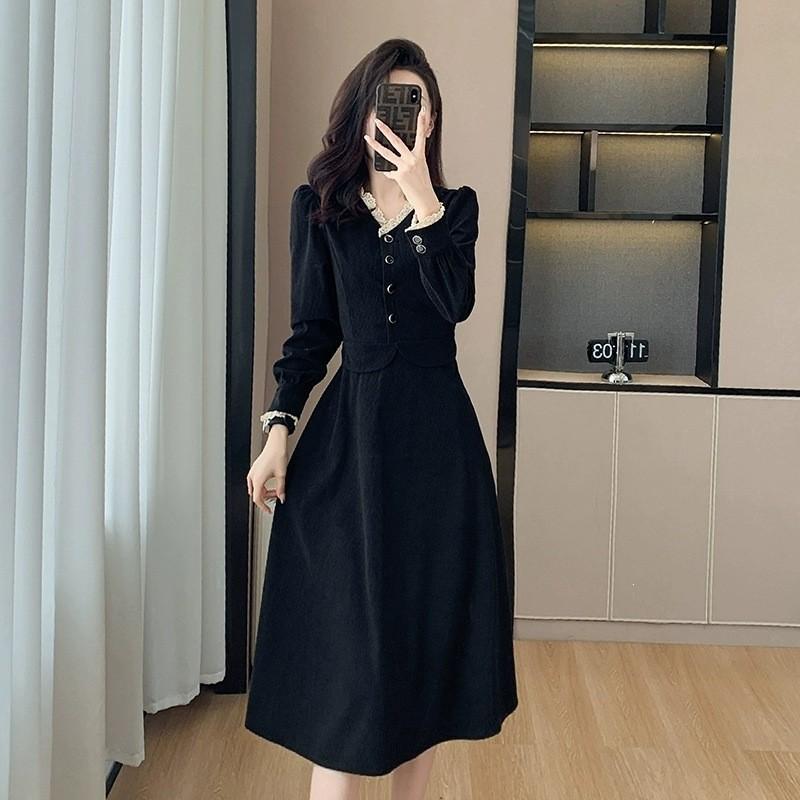 Black Fake Two-piece Long-sleeved Dress for Children, New Autumn Clothes, Bottom Wear, and Xiaoxiang Hepburn Style Long Skirt.