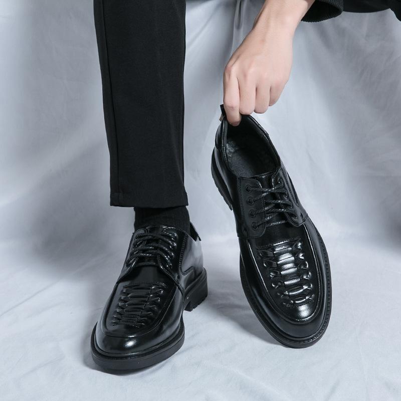 Large size men's leather shoes spring and autumn business casual British cowhide lace-up wedding dress men's shoes