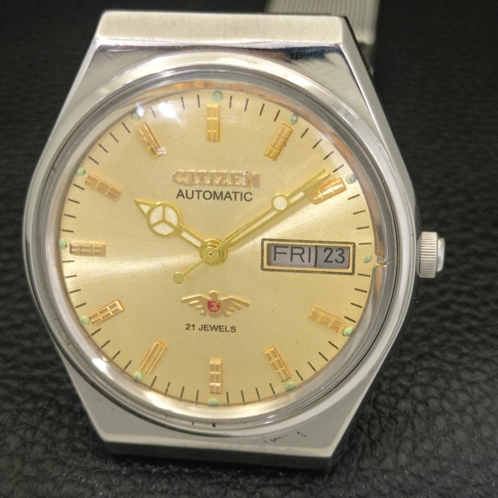 Citizen AUTOMATIC VINTAGE 8200 JAPAN MENS GOLDEN COLOR DIAL WATCH A702127-5 R208-a702127