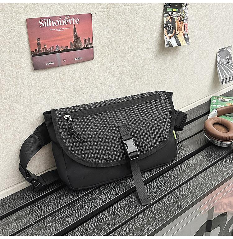 

Trend oblique span bag Casual men s bag One shoulder fanny pack Small square bag Fashion one shoulder oblique span bag Commuter breast bag чорний