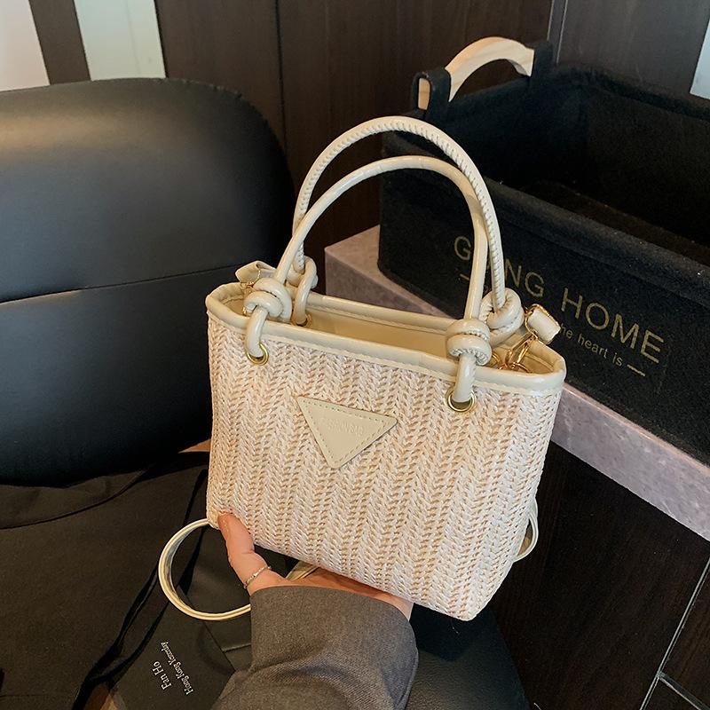 This Year's Popular Summer Beach Straw Bag Women's 2025 New Simple and Fashionable Versatile Portable Shoulder Bucket Bag