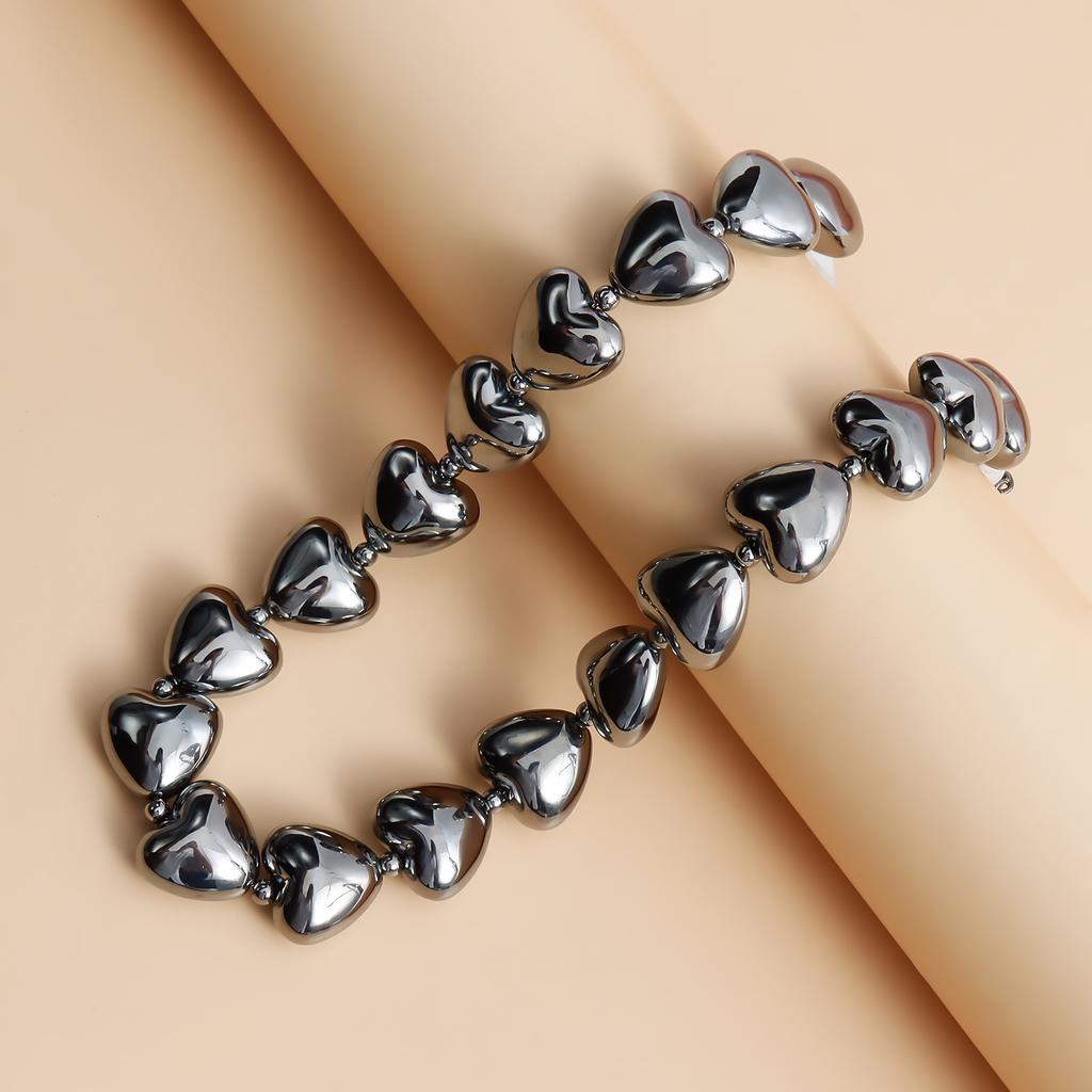 Necklace Decoration, Exaggerated Sweet And Cool Three-Dimensional Love Beaded Necklace, Trendy And Light Luxury High-End Collarbone Chain
