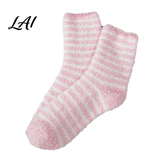 Plush Home Slippers 1 Pair Women Fuzzy Socks for Valentine's Day Warm Fluffy Coral Fleece Day Slipper Socks Fall Winter Thick Sleeping Gift Holiday