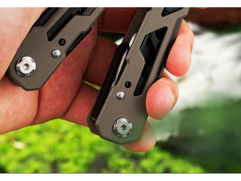 Tragbare klappbare Edelstahl-Multitool-Zange mit Kombi-Bits