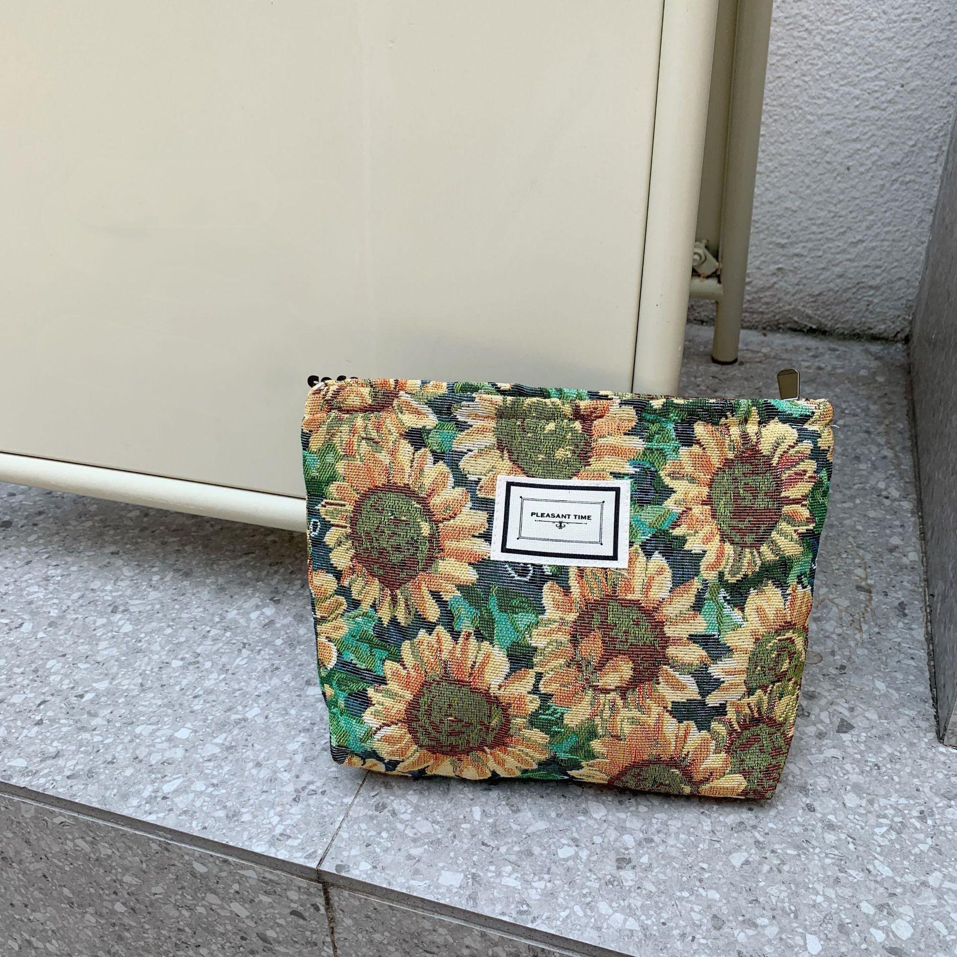 

1 шт., модная косметичка с рельефным цветочным принтом, парусиновая сумка для стирки, большая вместительная женская дорожная косметичка, сумки для хранения макияжа 25*18*5cm