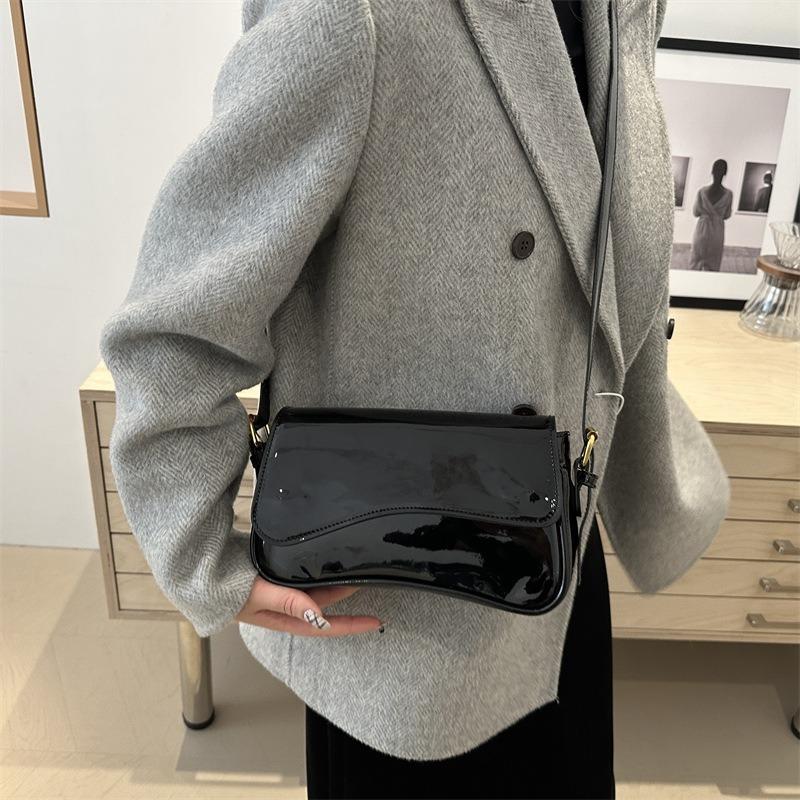 New High-end Textured Handbag, Solid Color, Simple and Versatile Temperament, Shoulder Messenger Bag, Patent Leather Glossy Commute