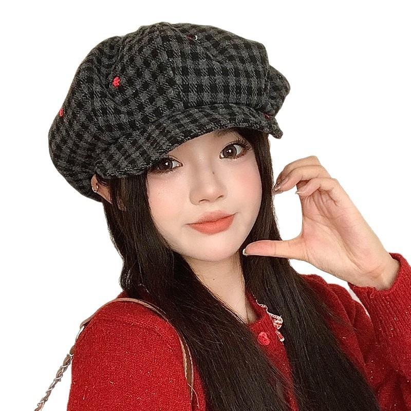Early Autumn Hat Women's Sweet Flower Embroidery Beret Versatile Plaid Octagonal Hat Show Face Little Painter Hat