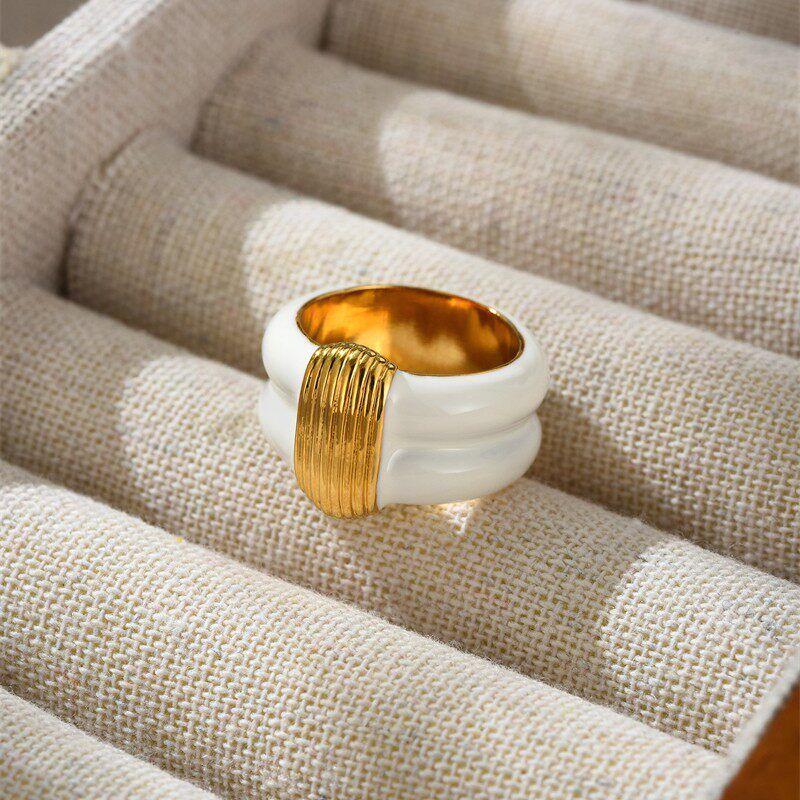 Accessible Luxury Ridge Pattern Drip Glazed Female Fashion Retro Elegant Enamel White Gold Contrast Ring No. 6
