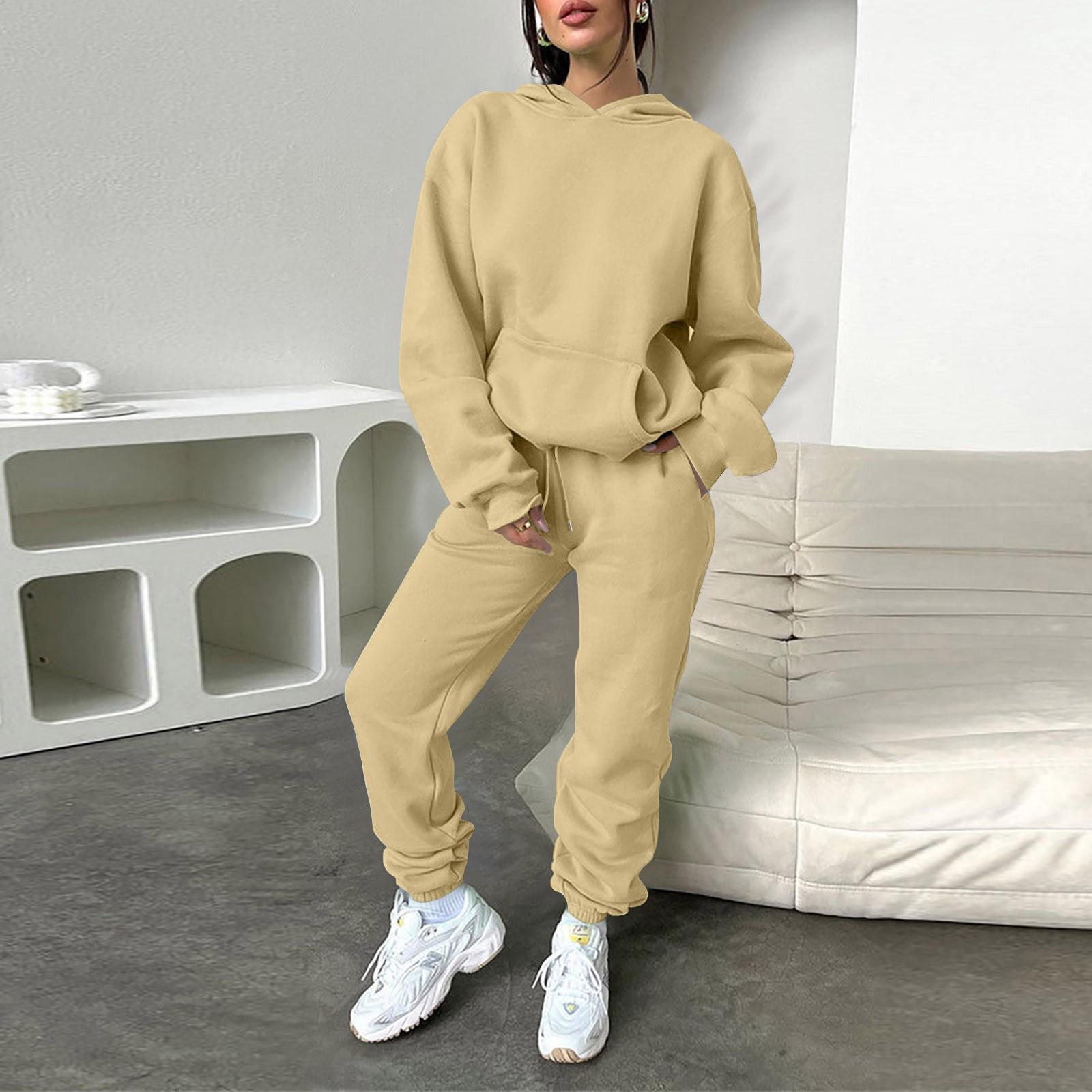 Женский однотонный спортивный комплект с капюшоном и длинными рукавами — фото 8