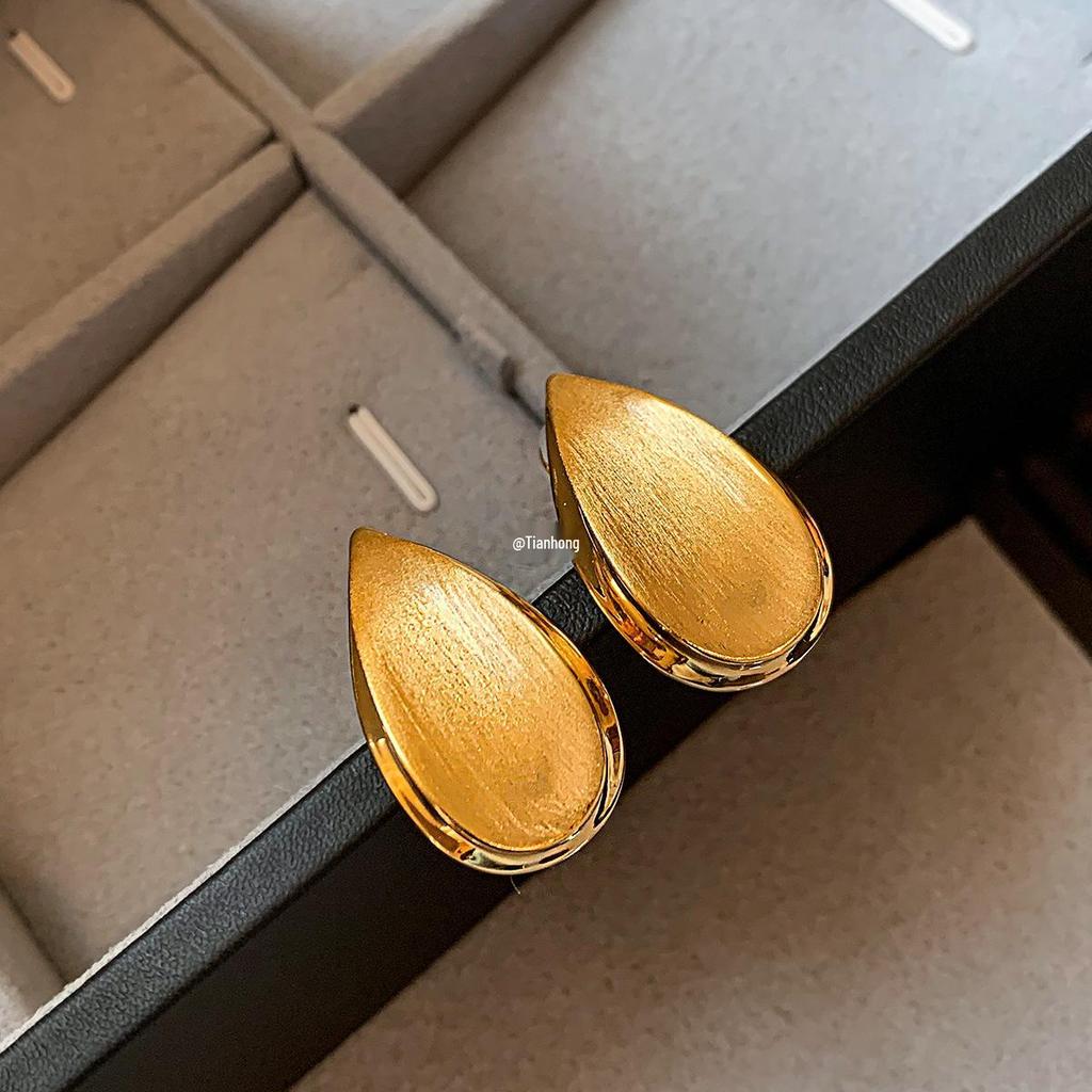 925 Sterlingsilber Retro Gebürstetes Gold & Silber Tropfenförmige Metallstecker für Damen – Leichter Luxus Ohrschmuck