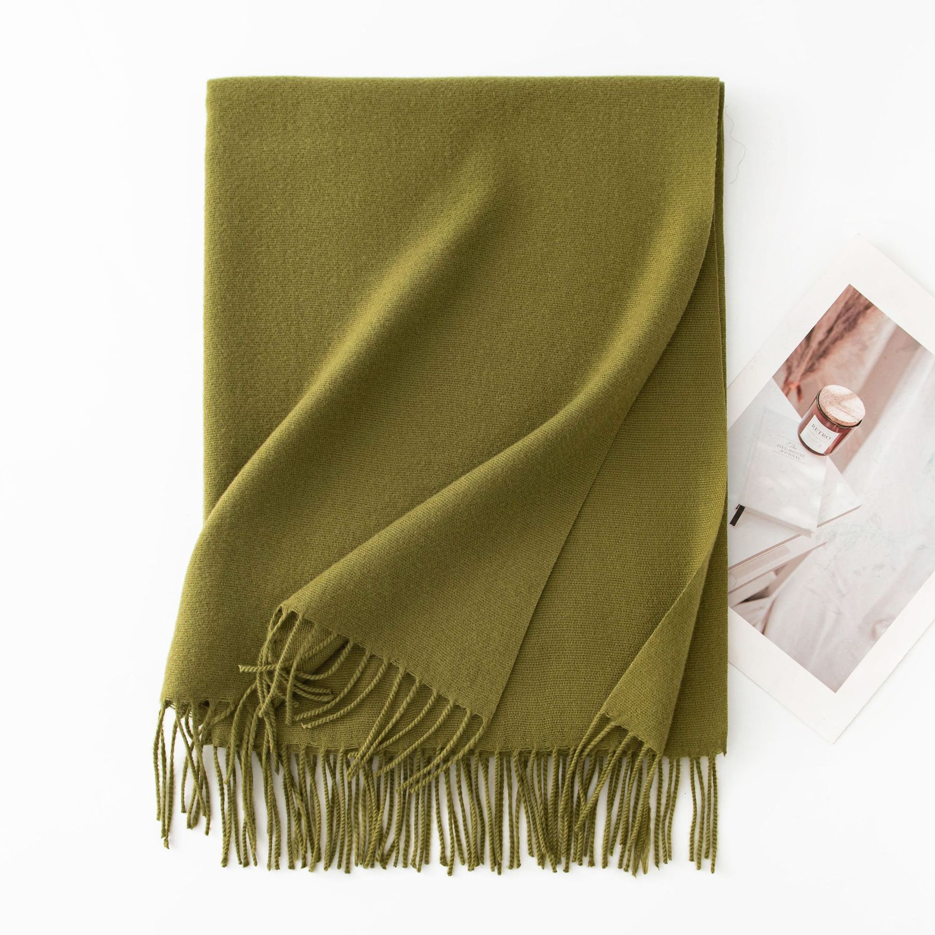 

The New Koluri Color Faux Cashmere Scarf with Solid Color Tassels and A Korean Style Atmosphere Is Perfect for Keeping Warm in Autumn and Winter 68-200 (marked)