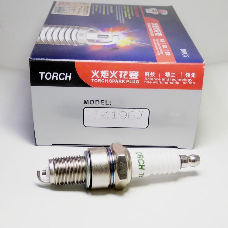 A7TC, B7, D8 4114, 4196 AX100 110 125 Motorcycle Spark Plug