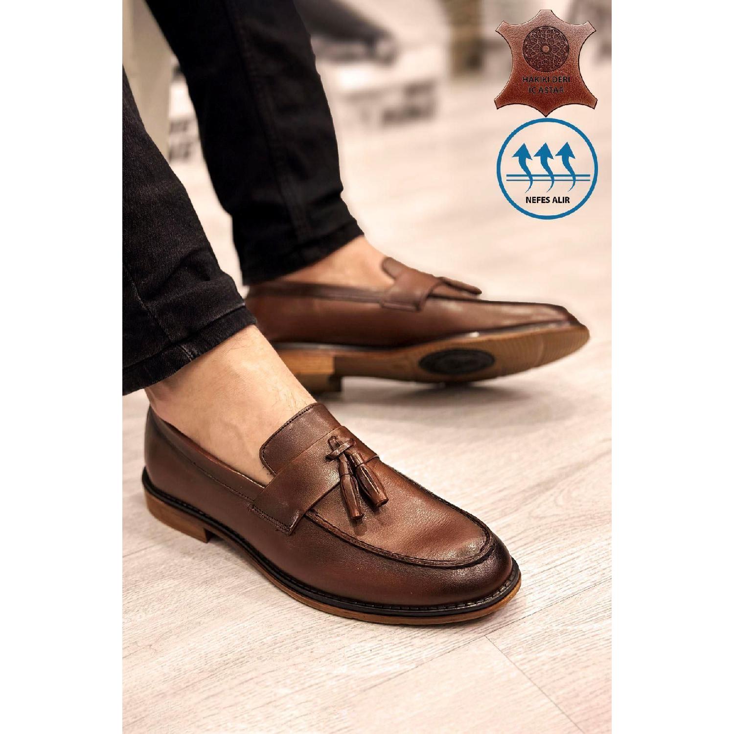 

Чоловічі класичні черевики з натуральної шкіри в стилі ретро з китицями 40 коричневий