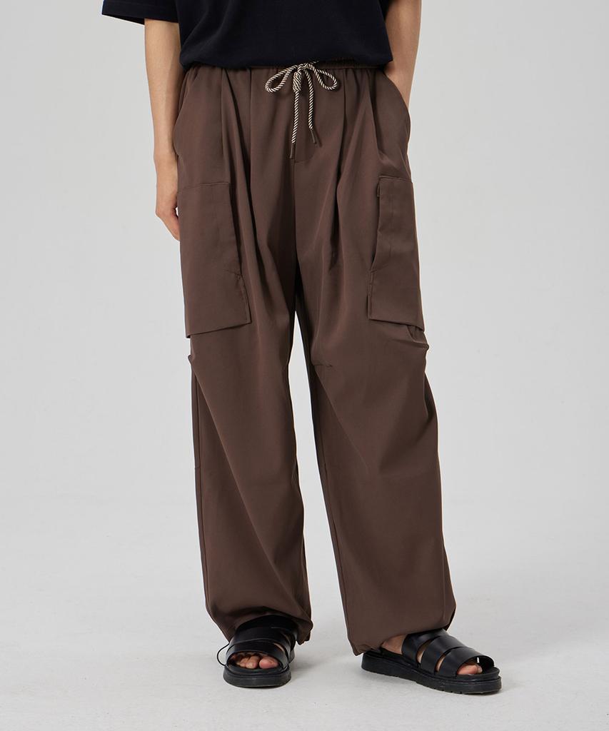 MAKEITTO Two Tuck Wide Parachute Cargo Pants_Brown