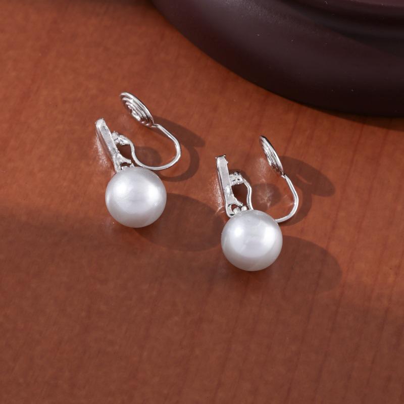 Vintage French Pearl No-Pierce Earrings: Elegant Luxury Clip-ons for Women