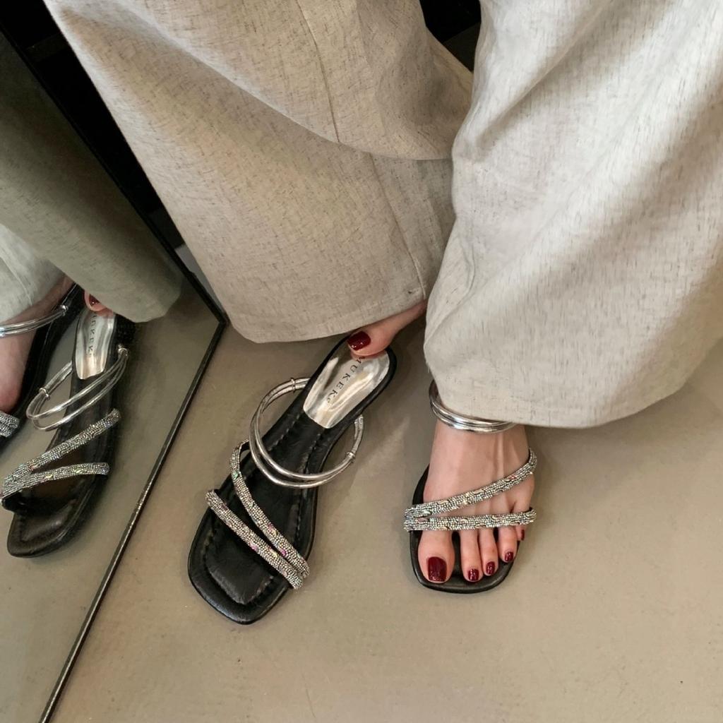 French two-wear rhinestone slope heel cool slippers women's 2025 summer new with skirt one-word slippers beautiful sandals