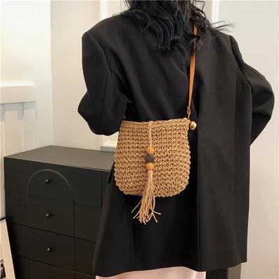 Damen Handgefertigte Stroh Gewebte Kleine Bucket Bag Mode Umhängetasche Damen Schlichtes Design Handtasche Sommer Reise Strandtasche