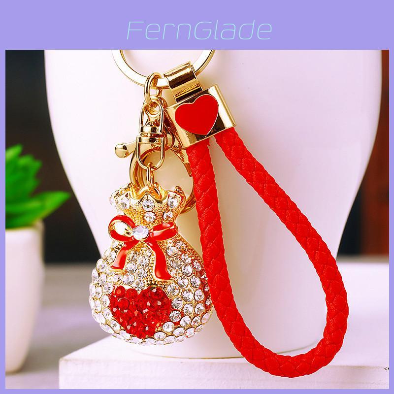 Sparkling Heart Shaped Lucky Charm Keychain For Women Stylish Metal Key Ring Gift