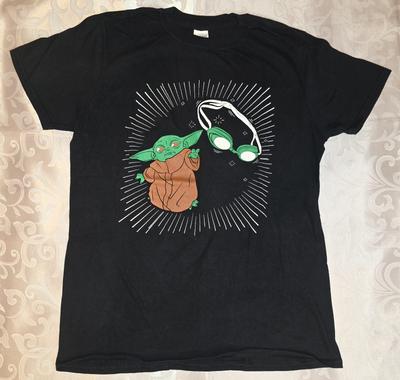 Star Wars The Mandalorian Baby Yoda Graphic Tshirt Mens Medium Movie Unisex T-Shirt