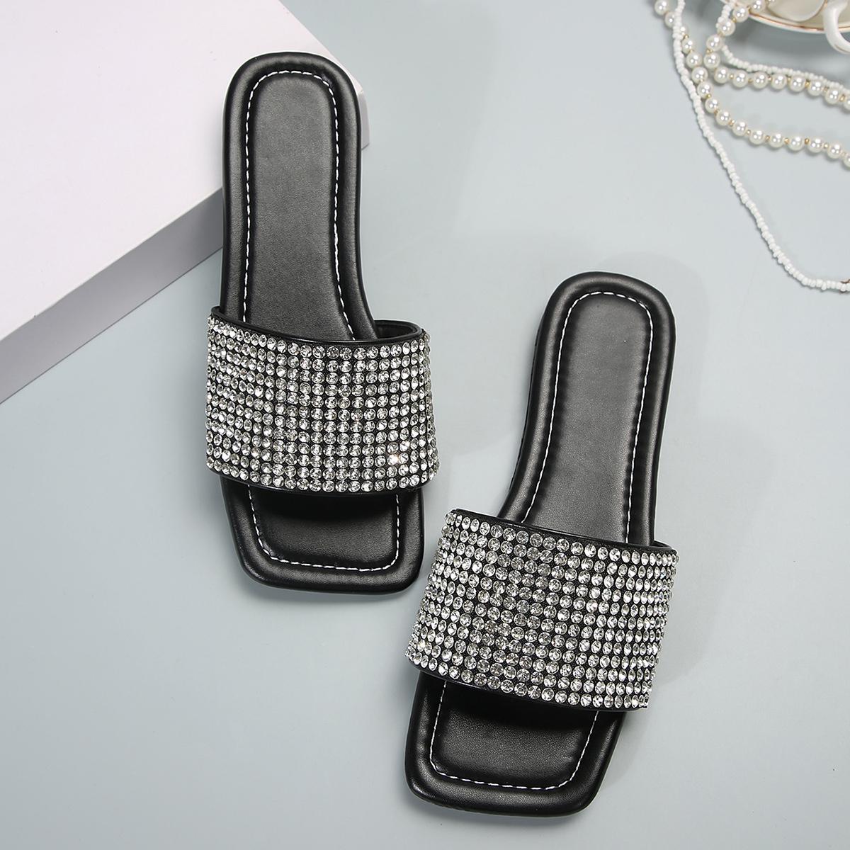 

2024 Летние женские сандалии с открытым носком и мелкой резиновой подошвой без застежек, новые женские уличные тапочки на плоской подошве со стразами 2024 года 39