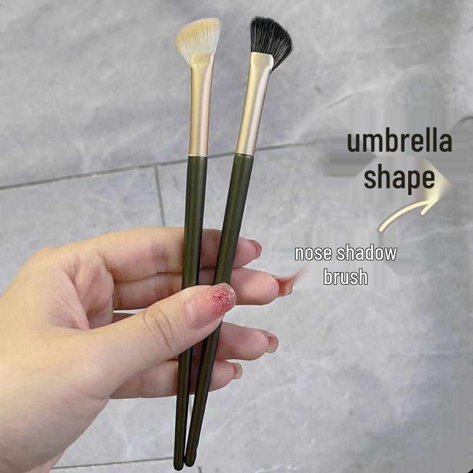 

Angled N35 Contour & Blending Nose Shadow Brush - Portable Single Piece for Detailed Makeup. Synthetic Wool Nose Shadow