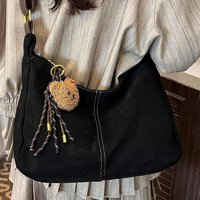 Simple Solid Color Foreign Style 2025 Autumn New Casual Fashionable Large Capacity Temperament Commuter Crossbody Shoulder Dumpling Bag