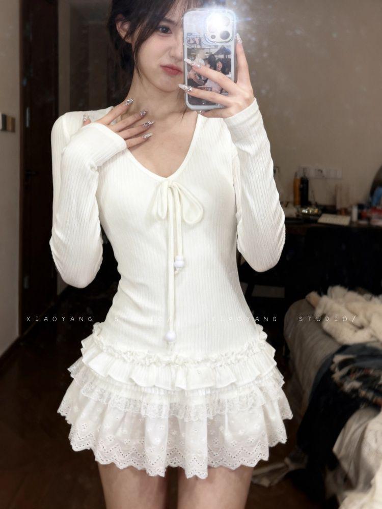 White Lace Trim V-neck Slim Fit Long-sleeve T-shirt