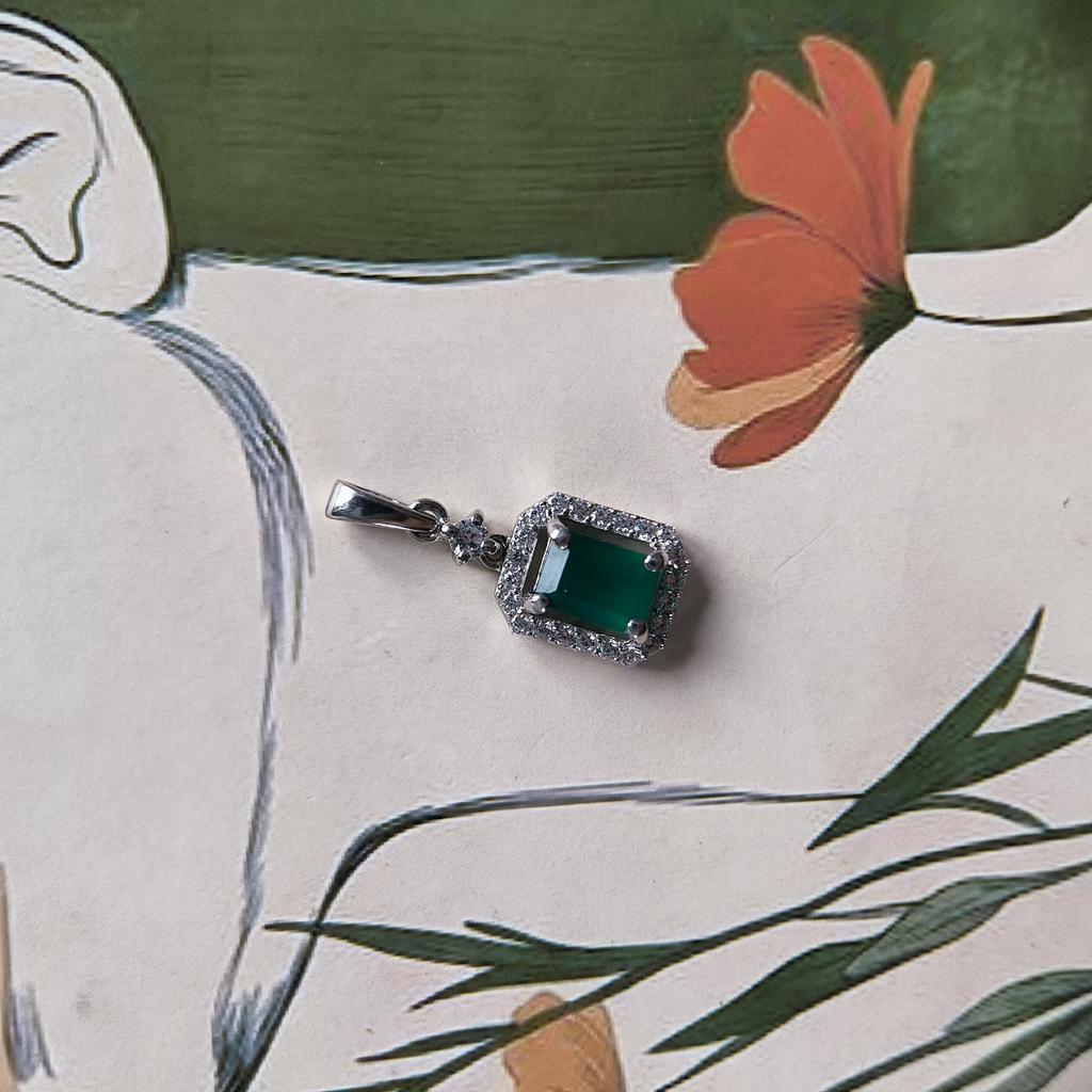 Серебряная подвеска с агатом 1.543ct, фианитами (2208266)