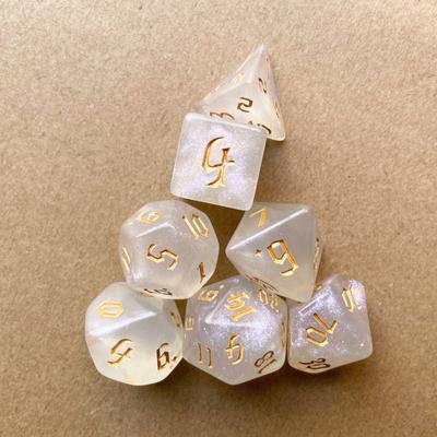 7 vnt. rinkinys, naujas blizgantis auksinis šriftas daugiakampis stalo žaidimo skaitmeninis kauliukas, skirtas DND TRPG RPG D20 D12 D10 D8 D6 D4 stalo žaidimų kauliukų rinkinys