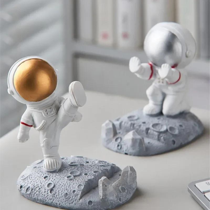 Kontorsbordsdekoration Nordisk stil Astronauter Mobiltelefonställ Hållare Ornament Harts Rymdman Fäste Leksaker Gåva