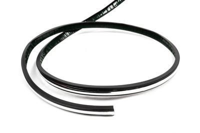 Black Molding with Chrome Stripe Sal32 (1 Meter, 13.5 Mm)