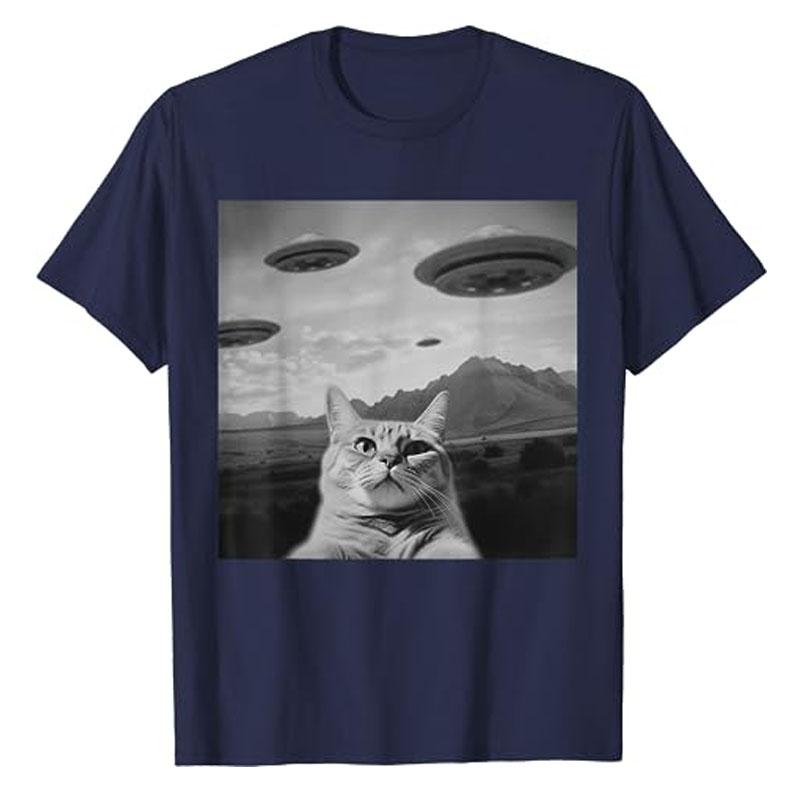 Alien Cat UFO T-Shirt Cat Selfie with UFOs Alien Extraterrestrial UFO Believer Tee Humor Funny Kitty Lover Graphic Outfits Gifts
