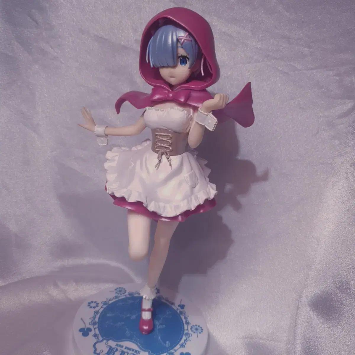 

Rizero Red Cloak Rem Classic Beautiful Girl Figure Pearl Version