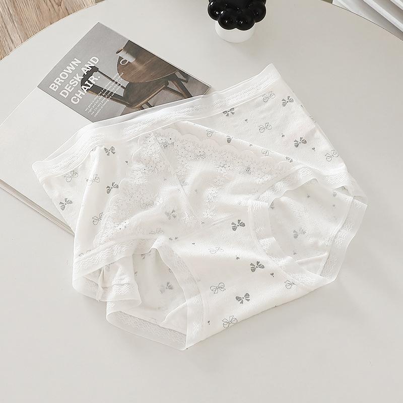 Fashionable Personalized Small and Fresh Printed Panties In One Size Fits All Comfortable Soft and Delicate Women’s Panties