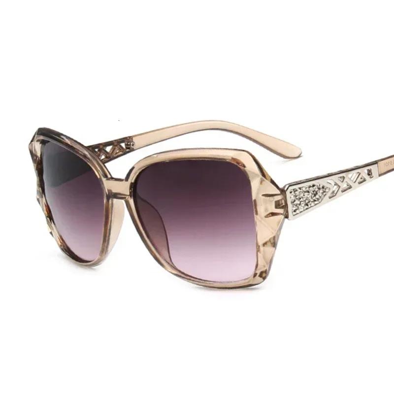 Luxury Square Sun Glasses Women Designer Retro Sun Glasses Female Vintage Fashion Gradient Outdoor Travel Gafas De Sol
