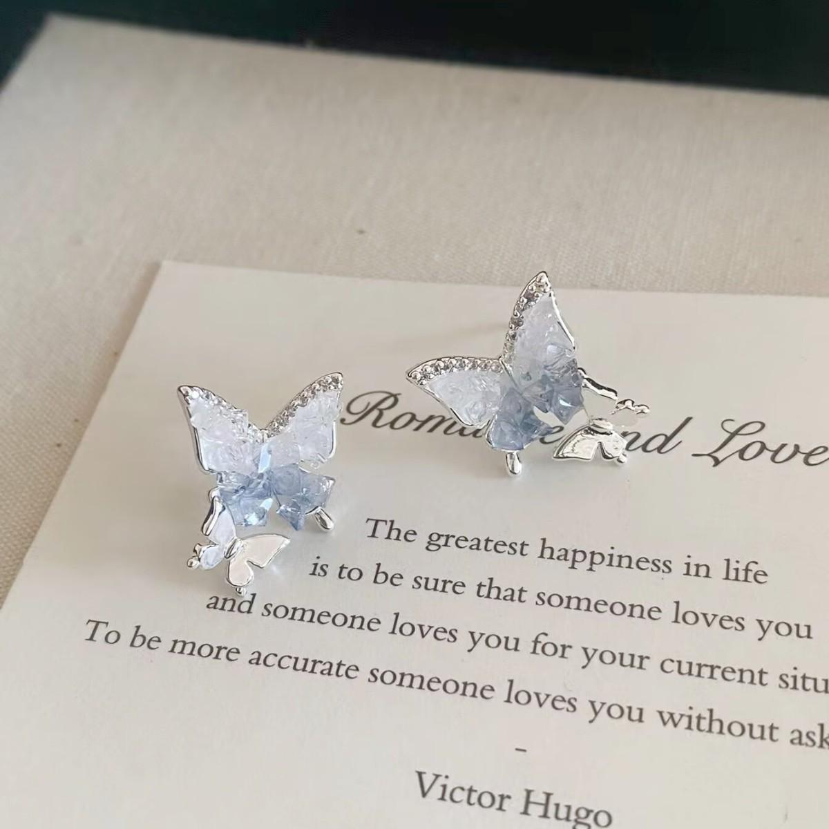 Exquisite Blue Crystal Butterfly Stud Earrings: Elegant & Versatile