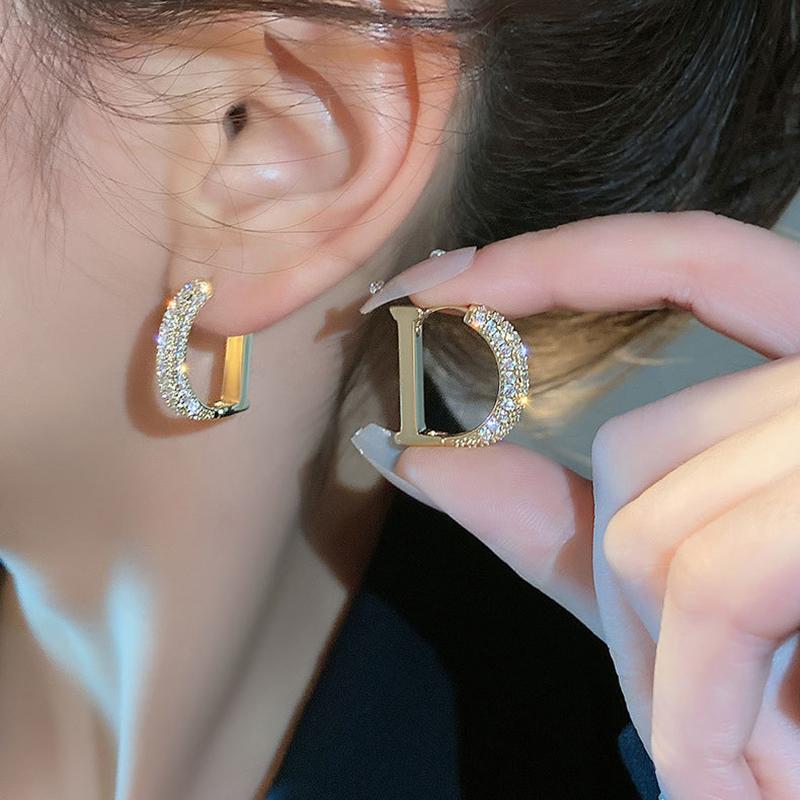 Classic Hollowed Out Letter D Gold Silvery Color Female Earrings New Exquisite Jewelry Party Luxury Accessories for Womans