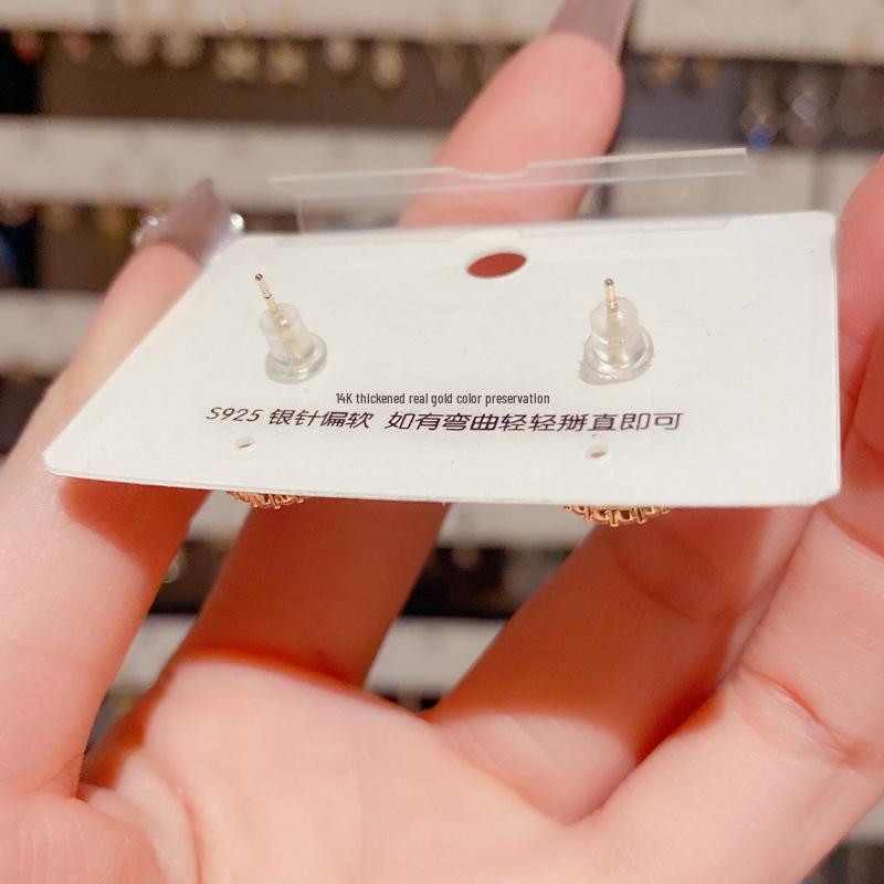 New Summer Fresh Green Crystal Earrings - Stylish, Unique, Simple Design