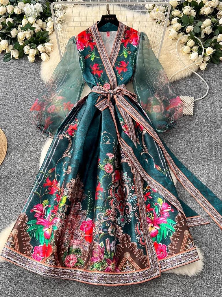 Wunderschönes Chiffon-Wickelkleid mit Blumendruck und Laternenärmeln, Spleißbandage, Schnürung, Kreuz-V-Ausschnitt, dicker Satin, Boho-Partykleidung
