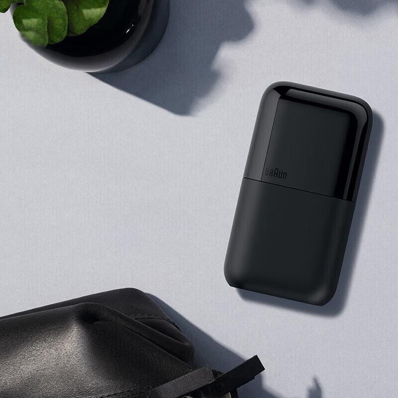Braun Portable Mini Electric Shaver CN plug (adapter included) чёрный