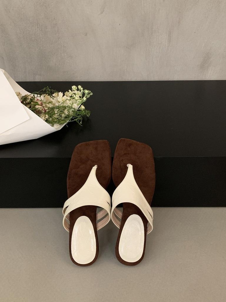 Französisches Nischendesign Keilabsatz Zehensandalen Schuhe Damen Oberbekleidung 2025 Sommer neu silberne Römersandalen