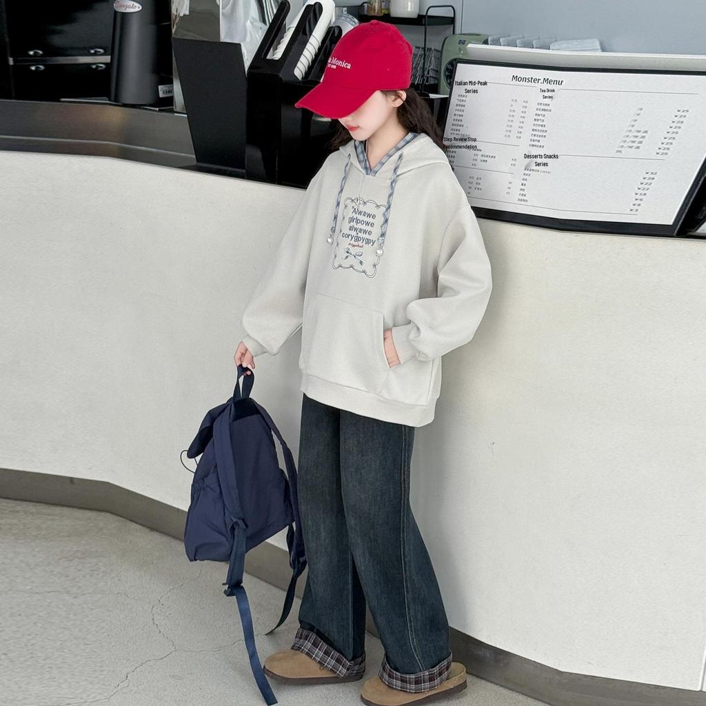 Autumn 2025 Girls' Sporty Two-Piece Set: Stylish Hoodie and Jeans