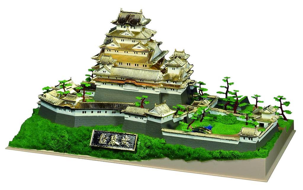 Doyusha 1/380 Japan's Famous Castle Deluxe Gold Himeji Castle Plastic Model DG-1