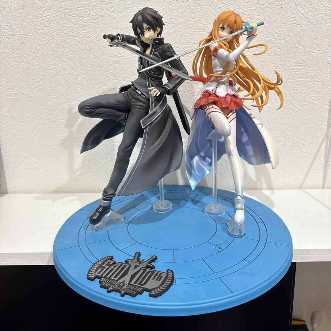 

[Б/У] Фигурка SAO Кирито и Асуны SAO 10-я годовщина Megahouse