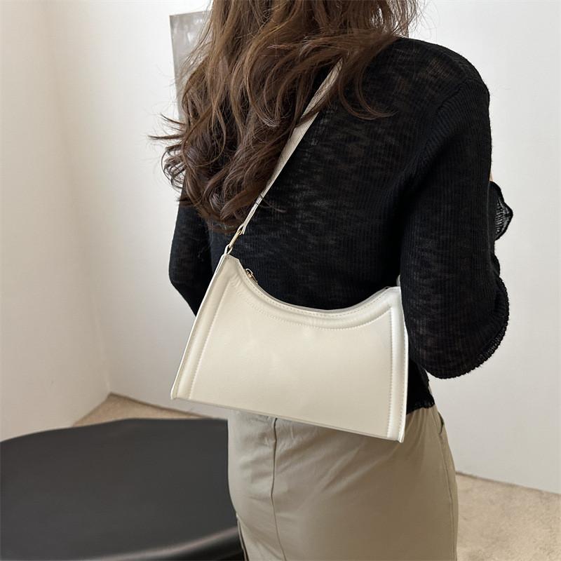 Chic French Style Aesthetic Black And White Shoulder Bag For Trendy Casual Use