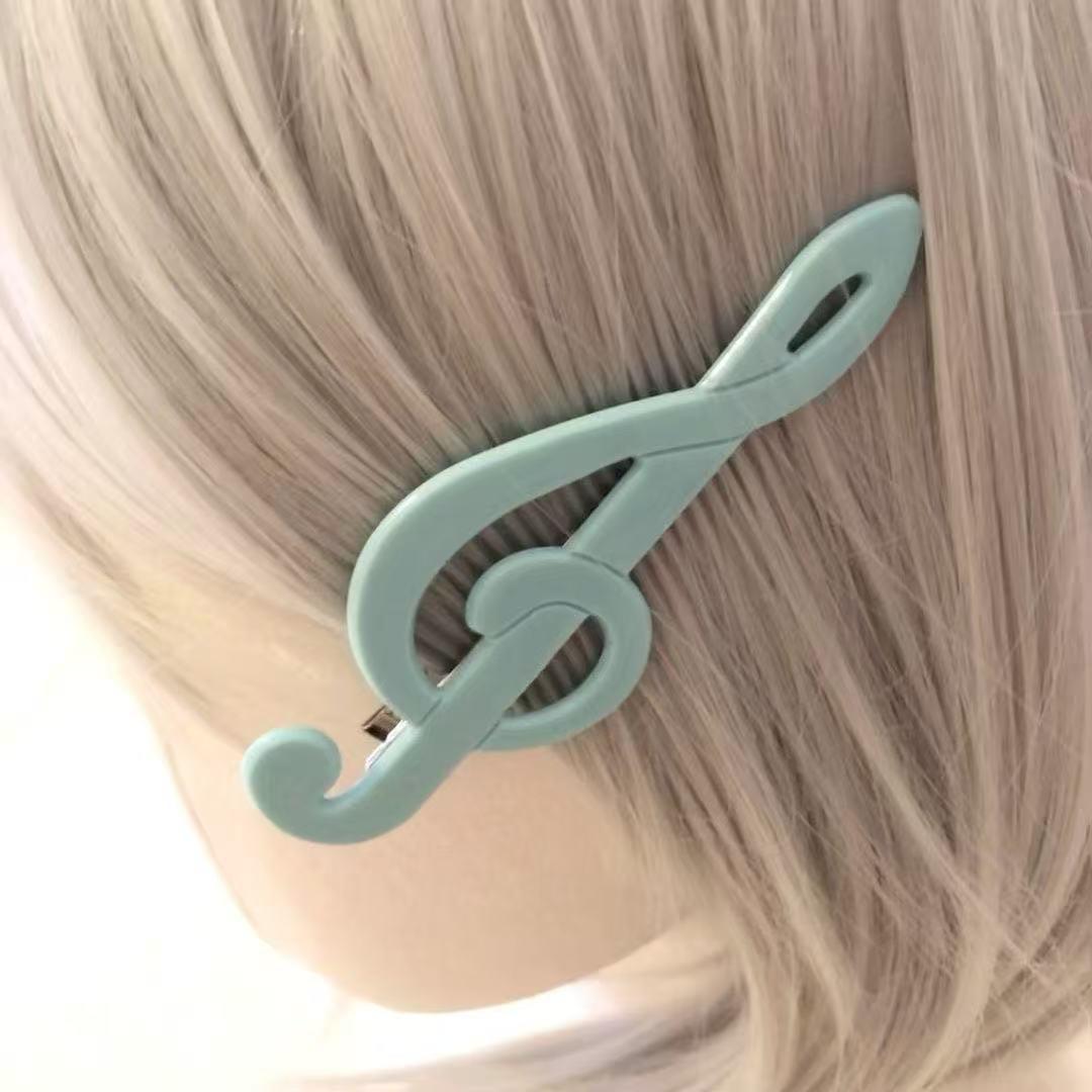 

Lucky Retro Music Note Hair Clip - Versatile Sweet Bangs Clip for Girls, Students, and Fine Hair.