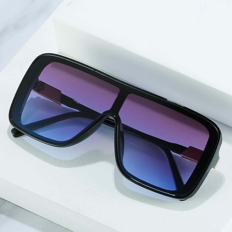 One-Piece Sunglasses, Personalized Street Photography, Women'S Sunglasses Of The Same Style, One-Piece Glasses.